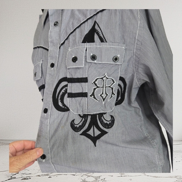 Roar Enough Excuses Men's Gray and Black Casual Button-Down Shirt Size L - Picture 2 of 15